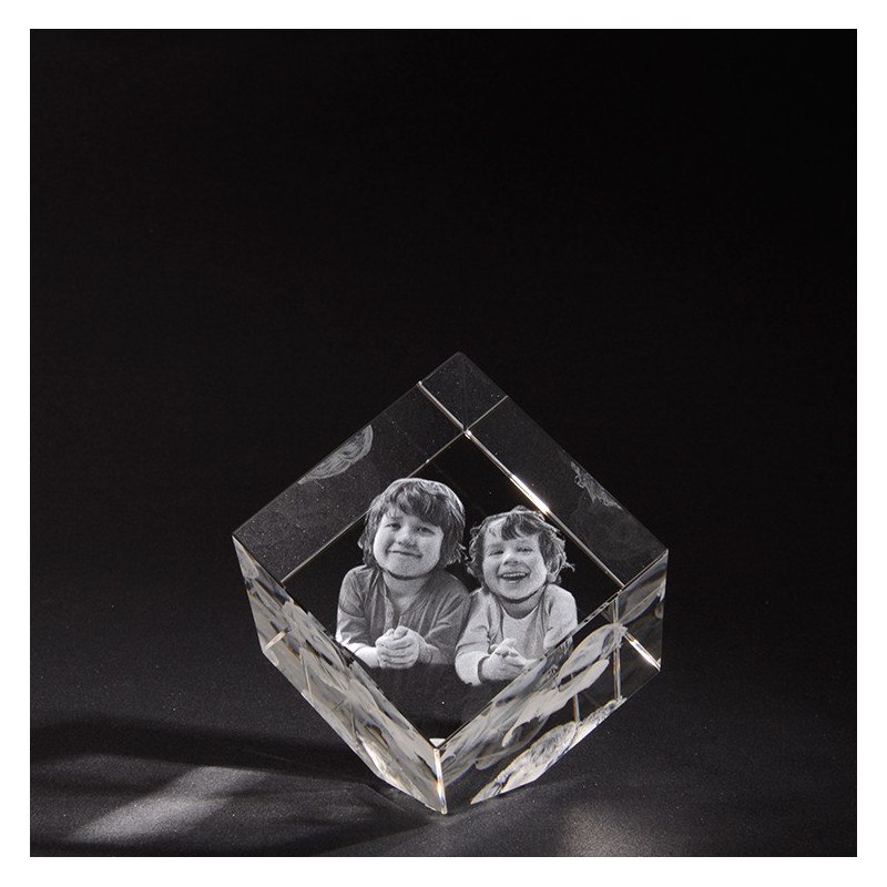 Gravure 3D Cube PRECIOUS M en verre Viamant chez